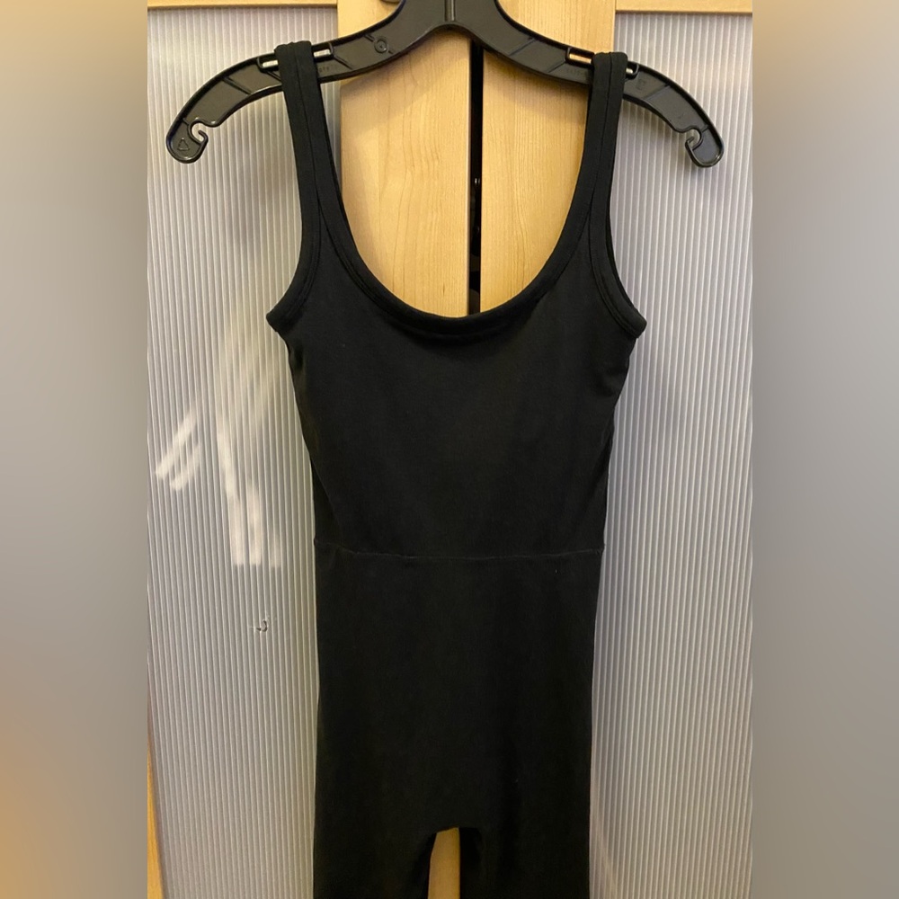 Vuori halo essential black jumpsuit Size XS - Picture 3 of 10